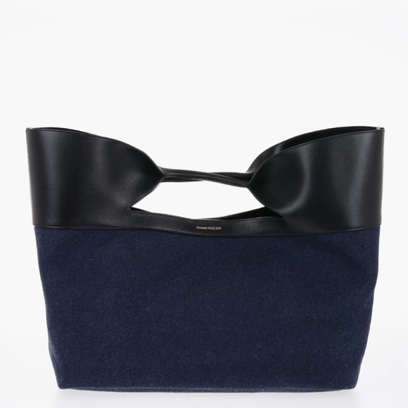 ALEXANDER MCQUEEN
DENIM THE BOW MAXI TOTE BAG WITH CLUTCH - Picture 2 of 16